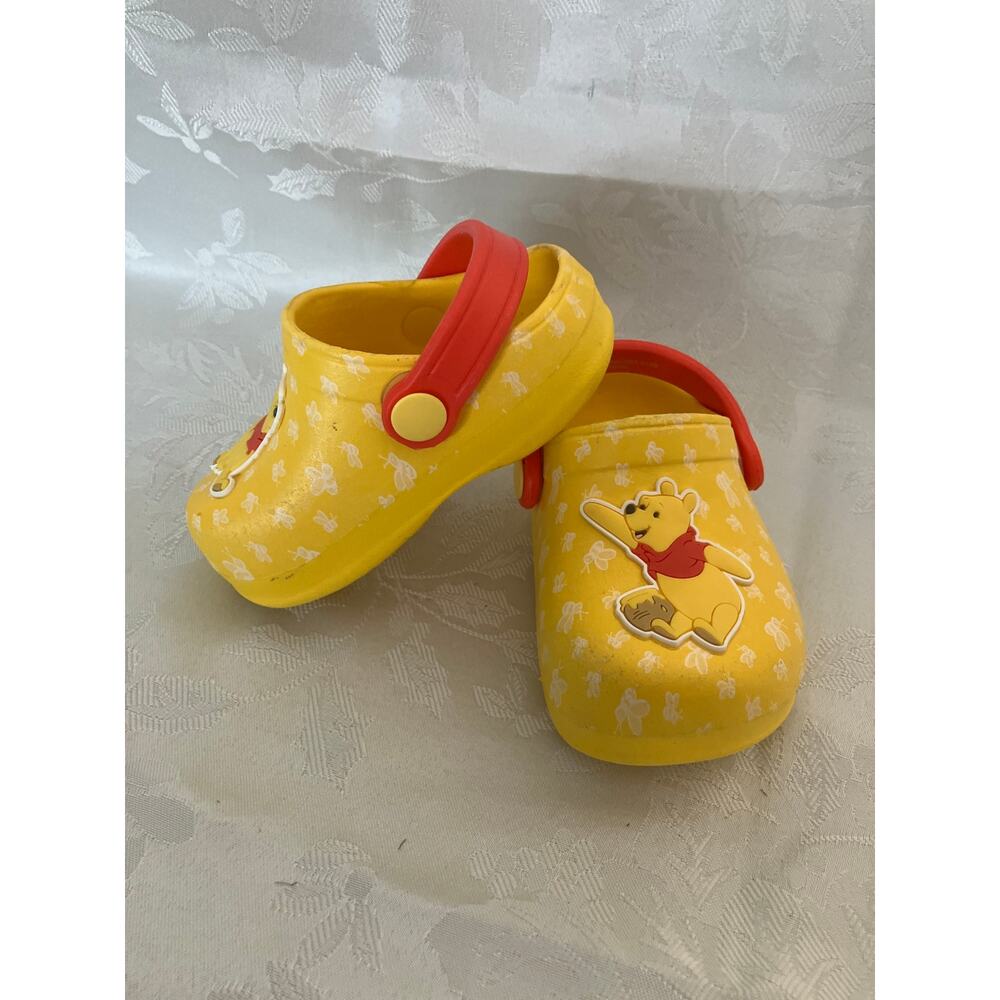 Disney Winnie the Pooh Baby Clogs Size 4 Yellow Honey Bee Print Slip-On Shoes